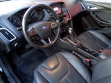 Used 2016 Ford Focus Titanium w/ Titanium Technology Package image 2