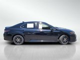 Used 2022 Toyota Camry SE image 3