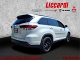 Used 2019 Toyota Highlander SE image 2