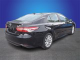 Used 2020 Toyota Camry LE image 4