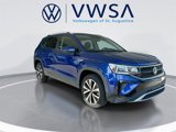 Certified 2022 Volkswagen Taos SE image 2