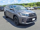 Used 2019 Toyota Highlander SE image 3
