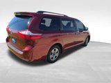 Used 2017 Toyota Sienna XLE image 4