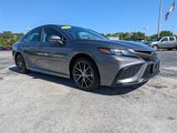Used 2023 Toyota Camry SE image 2