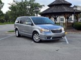 Used 2014 Chrysler Town & Country Touring image 2
