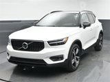 Used 2022 Volvo XC40 T5 R-Design image 3