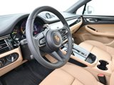 Certified 2025 Porsche Macan image 4
