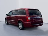 Used 2015 Chrysler Town & Country Touring-L image 3