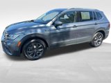 Certified 2022 Volkswagen Tiguan SE w/ Panoramic Sunroof Package image 3