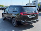 New 2025 Chrysler Pacifica Select image 5