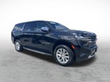 Used 2023 Chevrolet Suburban Premier image 3