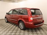 Used 2014 Chrysler Town & Country Touring-L image 3