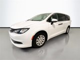 Used 2020 Chrysler Voyager L image 3