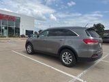 Used 2016 Kia Sorento LX image 3
