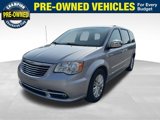 Used 2016 Chrysler Town & Country Limited image 1