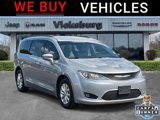 Used 2017 Chrysler Pacifica Touring-L image 1
