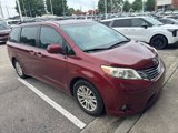 Used 2012 Toyota Sienna XLE image 3