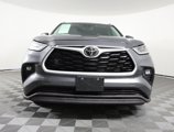 Used 2021 Toyota Highlander XLE image 2