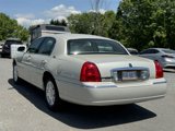 Used 2007 Lincoln Town Car Signature Limited image 5