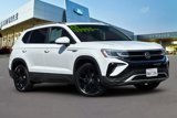 Used 2022 Volkswagen Taos SEL w/ Panoramic Sunroof Package image 2