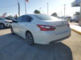 Used 2017 Nissan Altima 2.5 SV image 2