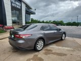 Used 2018 Toyota Camry LE image 3