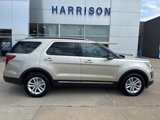 Used 2017 Ford Explorer XLT w/ Equipment Group 202A image 5