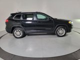 Used 2020 Jeep Cherokee Latitude image 3