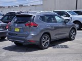 Used 2017 Nissan Rogue SL image 3