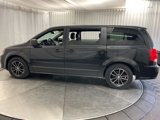 Used 2016 Dodge Grand Caravan SE image 3