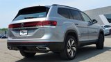 Used 2025 Volkswagen Atlas SE image 3