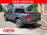 Used 2017 Toyota Tacoma TRD Sport image 5