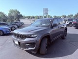 Used 2023 Jeep Grand Cherokee Altitude image 2
