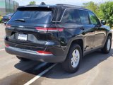 Used 2024 Jeep Grand Cherokee Laredo image 5