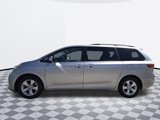 Used 2015 Toyota Sienna LE image 3