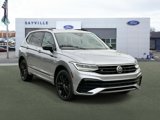Used 2022 Volkswagen Tiguan SE R-Line image 5