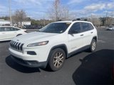 Used 2016 Jeep Cherokee Sport image 3