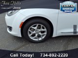 Used 2017 Chrysler Pacifica Touring-L Plus w/ Tire & Wheel Group image 5