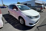 Used 2019 Chrysler Pacifica Touring-L image 2