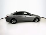 Used 2022 Hyundai Elantra SE image 4