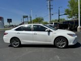 Used 2015 Toyota Camry SE image 2