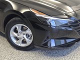 Used 2022 Hyundai Elantra SE image 3