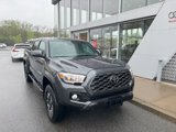 Used 2022 Toyota Tacoma TRD Off-Road image 3