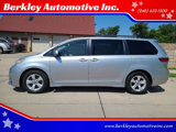 Used 2019 Toyota Sienna LE image 2
