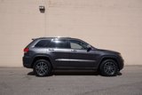 Used 2017 Jeep Grand Cherokee Limited image 3