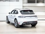 Certified 2024 Porsche Macan image 3