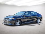 Used 2020 Toyota Camry LE image 3