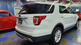 Used 2017 Ford Explorer XLT image 3
