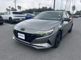 Used 2022 Hyundai Elantra SEL w/ Convenience Package image 3