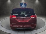 Used 2017 Chrysler Pacifica Limited image 4